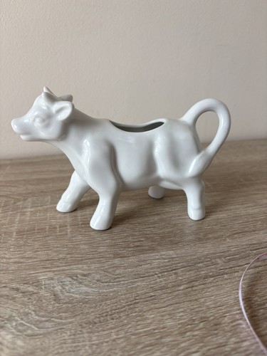 White porcelain 7x2 cow - white, milk
