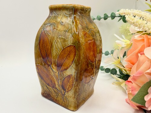 Antique royal doulton - royal,