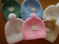 NEWBORN BOBBLE HAT