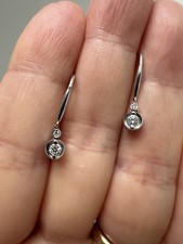 18k white gold diamond drop earrings