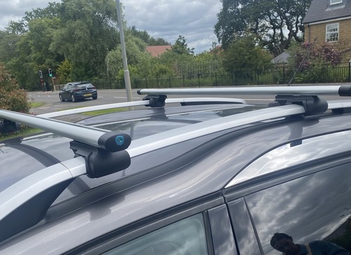 Lockable aluminium roof rack - lockable,