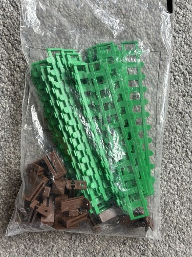 Subbuteo pitch fencing bnib - pitch,