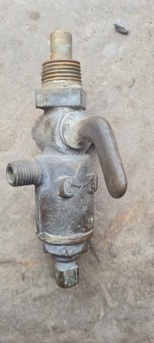 Fordson e27n fuel tap - n,