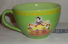 DISNEY STORE SNOW WHITE AND 7 DWARFS  HOT COCOA /  COFFEE MUG -- NEW