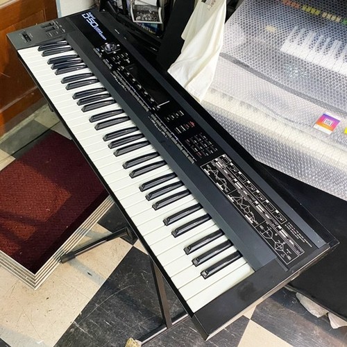 Roland digital - d-50,