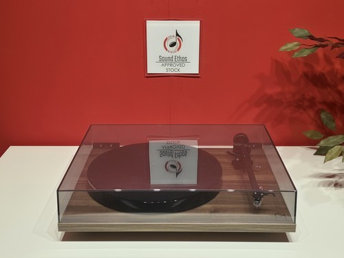 Rega planar plus turntable - plus,