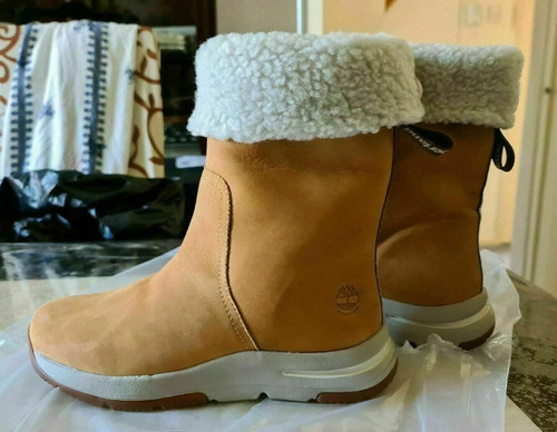 New ladies timberland boots - new,