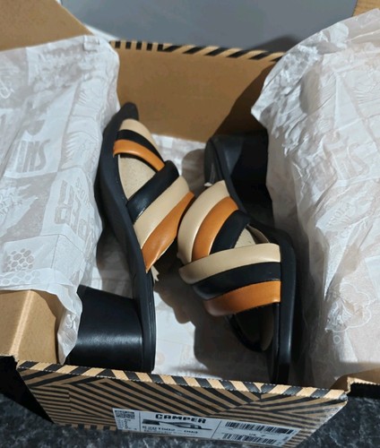 Camper twins women - twins,