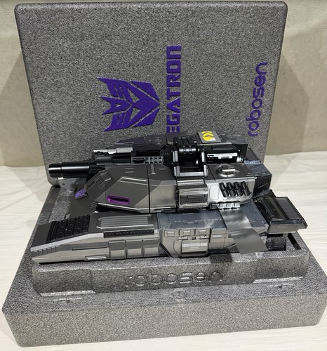 Robosen megatron flagship - robosen,