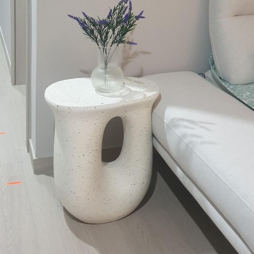 Shaped geometric side - u-shaped,
