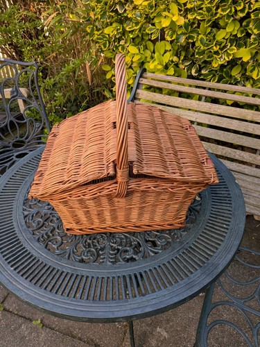 Vintage wicker picnic basket - picnic,