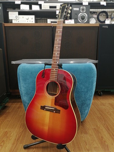 Gibson 2011 cherry burst - gibson,