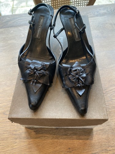 Pretty black leather pied - leather, a