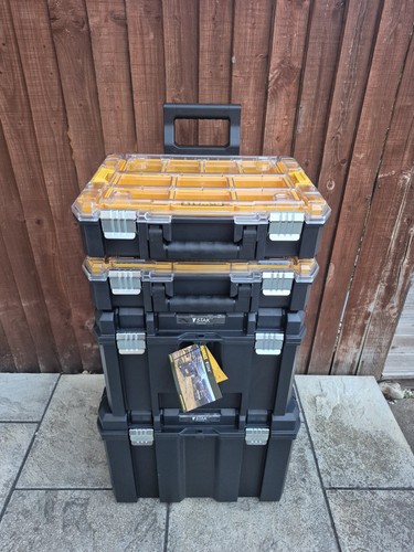 120 cash kt9 surrey - £120,
