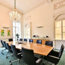 High-End Beech & Walnut Veneer Boardroom Table with 10 Leather Brunner Fina M...