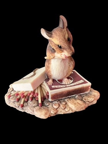 Border fine arts sculpture - border,