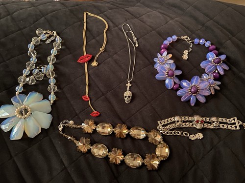 Butler wilson job lot lips - &,