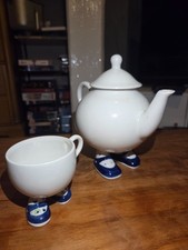 VTG RARE ENGLISH CARLTON WALKING WARE TEAPOT & TEACUP COTTAGE CORE MARY JANES