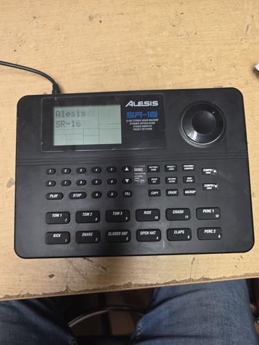 Alesis drum machine - alesis, sr-16