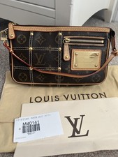Louis Vuitton pochette / Louis