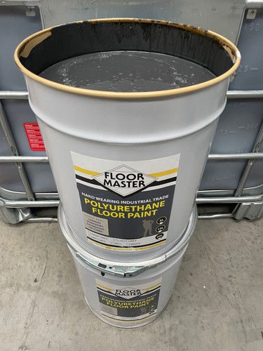 Hard wearing dark grey floor - hard,