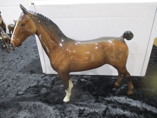 Beswick hackney horse - hackney, x