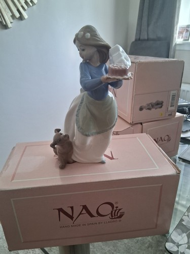 Three lladro figurines in - ,