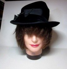 Ladies Velvet Hat c1950s