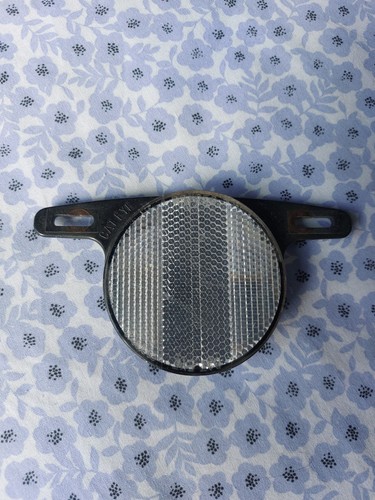 Cat eye reflector - reflector, for