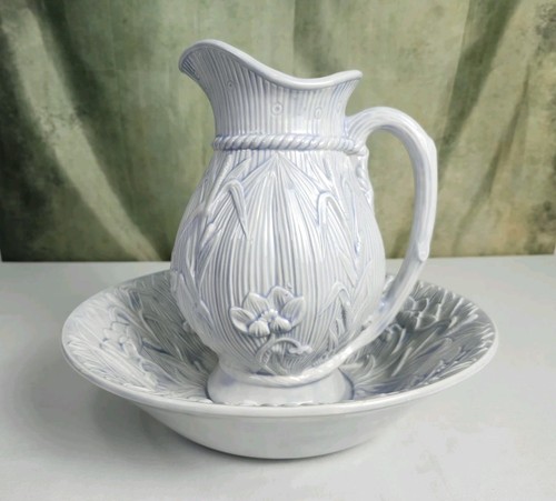 Vintage blue white relief - blue,