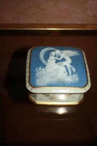 Porcelain box dough - box,