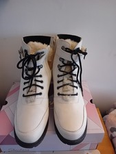 EMU Australian white leather
