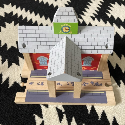 Wooden railway station bigjigs - railway,