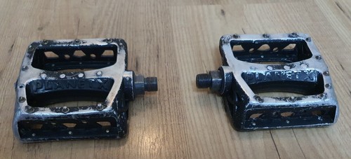Plant platform pedals - plant, x