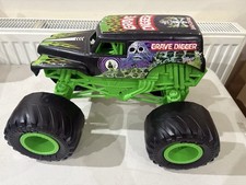 Monster Jam Grave Digger Bkt