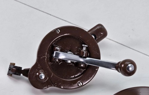 Original singer sewing machine - singer,