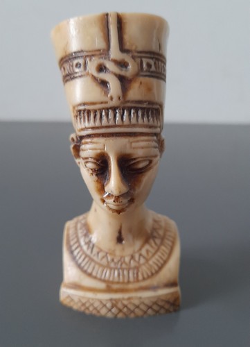 Queen nefertiti bust - nefertiti,
