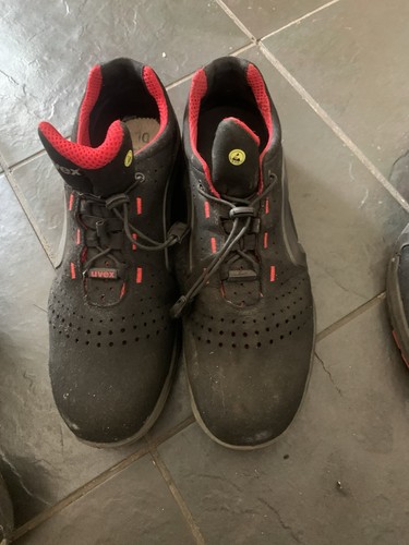 Uvex black red lace up - &,