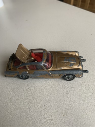 Corgi toys 261 - corgi, james