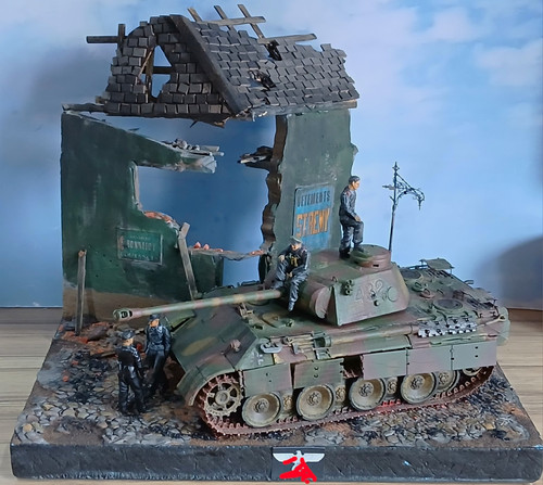 Panther tank figures on - &,