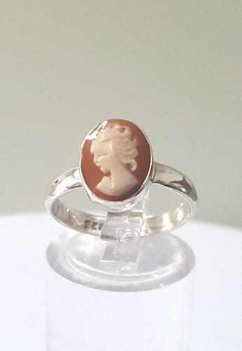 Gorgeous vintage real carved - gorgeous,