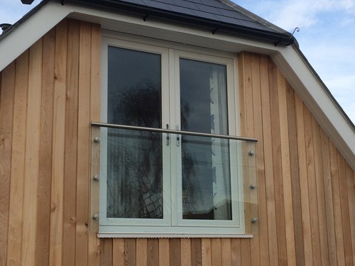 Dio met frameless toughened - frameless,