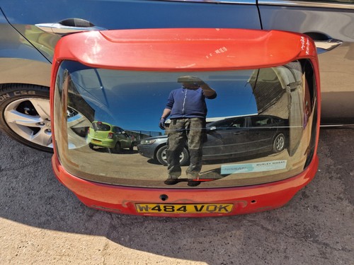 Nissan micra k11 mk2 tailgate - nissan,