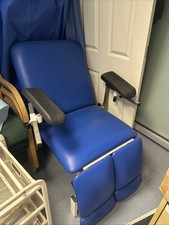 Plinth 2000 Divided Leg 90 Degree Drop Chair