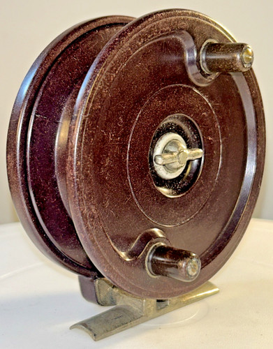 Centrepin bakelite trotting - centrepin,