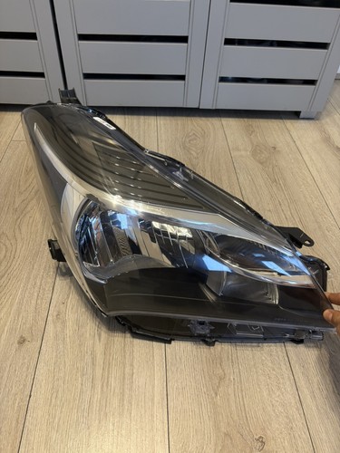 Headlight fits toyota yaris - headlight,