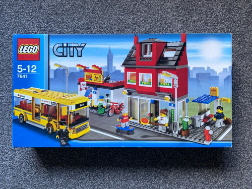Lego city bus - stop, pizzeria