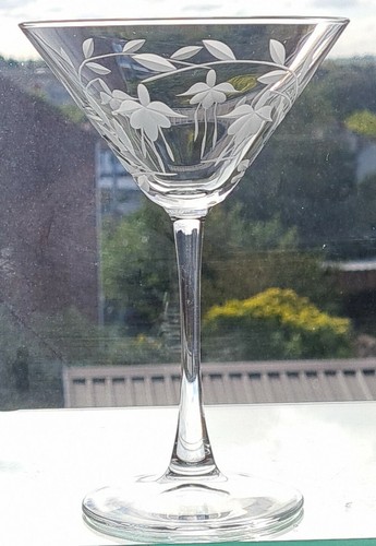 Hand cut non lead crystal - 1,