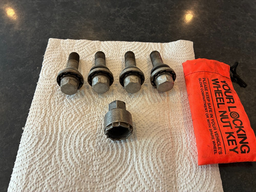 Genuine volvo locking wheel - genuine,