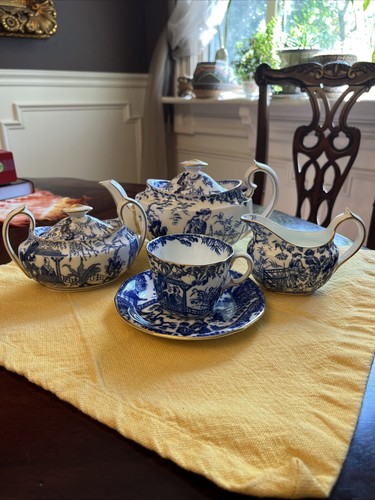 Vintage royal crown derby - derby, blue